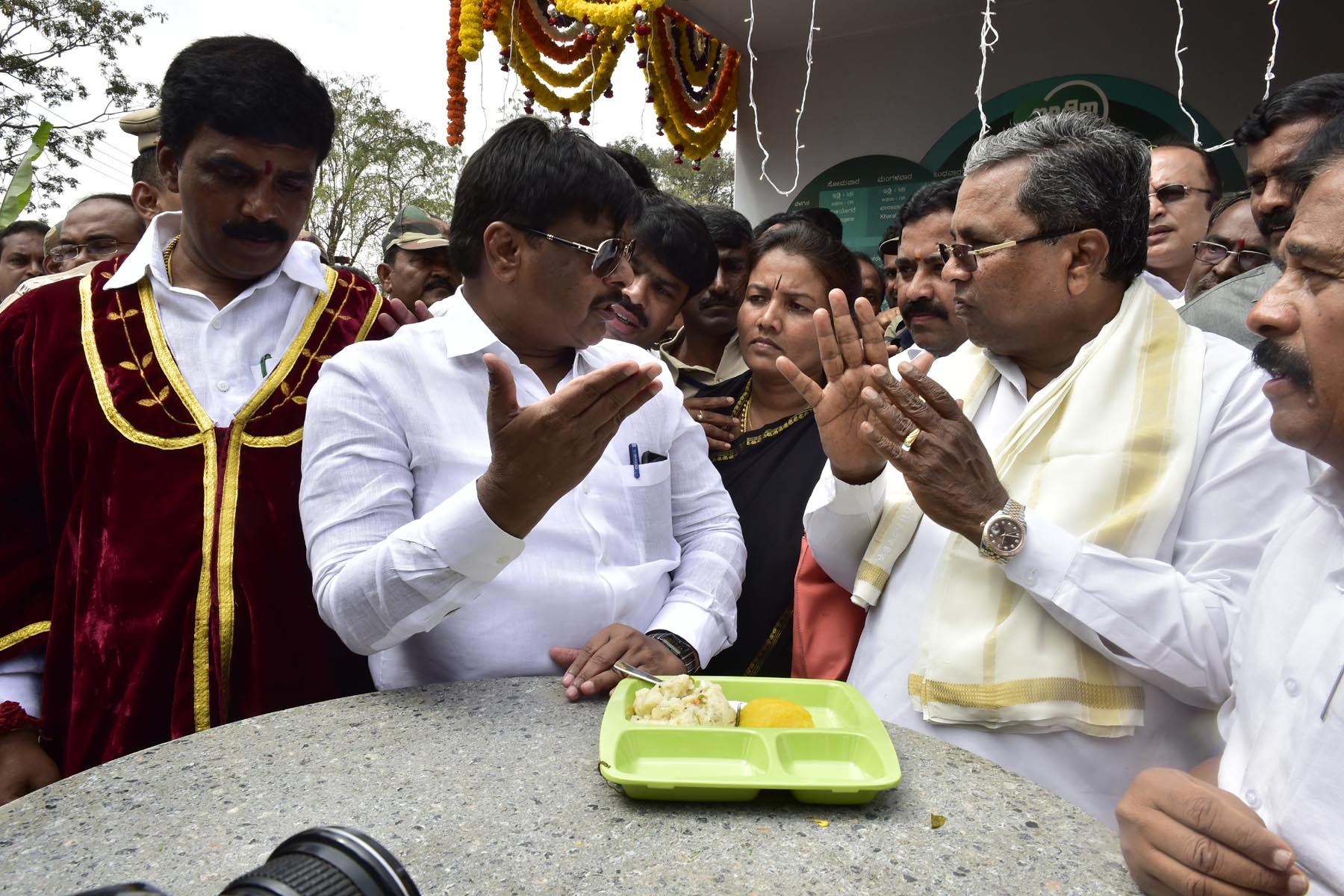 ಮೈಸೂರು: ಇಂದಿರಾ ಕ್ಯಾಂಟೀನ್‍ಗೆ ಸಿಎಂ ಸಿದ್ಧರಾಮಯ್ಯ ಚಾಲನೆ